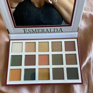 Beauty Creations - Esmeralda